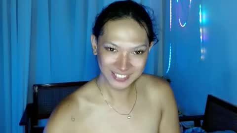 Snapshot of aphr0dite_x chatting on May 31, 7:37 am Roman Goddess online show from May 31, 7:37 am