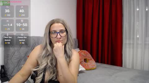 Sarah online show from February 22, 5:55 pm