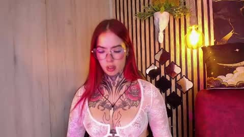 Snapshot of aphrodite__bloom chatting on May 17, 9:00 pm aphrodite__bloom online show from May 17, 9:00 pm