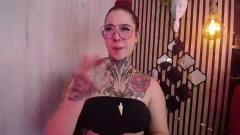 Snapshot of aphrodite__bloom chatting on July 2, 9:10 pm aphrodite__bloom online show from July 2, 9:10 pm