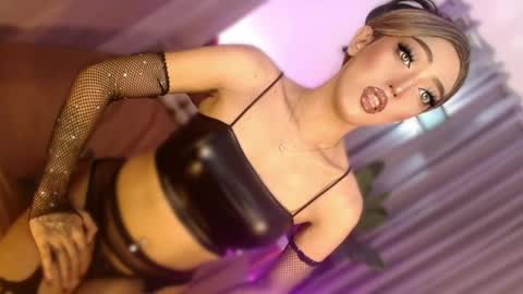 Snapshot of aphrodite_may chatting on May 8, 2:55 pm kathryn online show from May 8, 2:55 pm