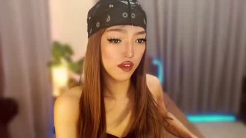 Snapshot of aphrodite_may chatting on June 25, 5:39 pm kathryn online show from June 25, 5:39 pm