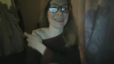 Snapshot of aphrodity_rox chatting on May 4, 10:17 pm Aphrodity Rox online show from May 4, 10:17 pm