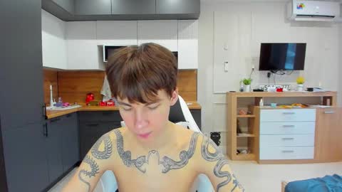 Snapshot of aplant_ chatting on March 9, 4:38 am aplant_ online show from March 9, 4:38 am