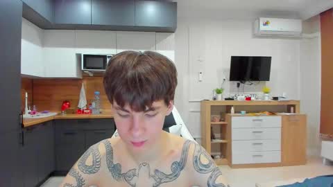 Snapshot of aplant_ chatting on March 9, 5:06 pm aplant_ online show from March 9, 5:06 pm