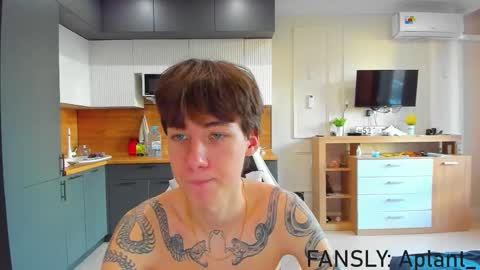 Snapshot of aplant_ chatting on March 22, 4:05 am aplant_ online show from March 22, 4:05 am