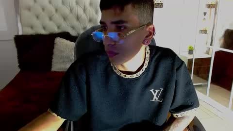 Snapshot of apolo_98 chatting on February 9, 5:33 pm APOLO online show from February 9, 5:33 pm