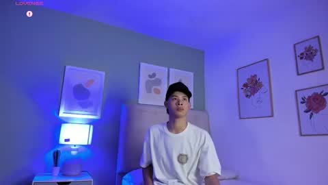 Snapshot of apoloricci chatting on February 22, 7:34 pm Apolo twink online show from February 22, 7:34 pm