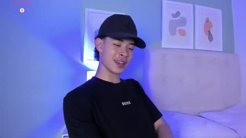 Snapshot of apoloricci chatting on February 27, 8:09 pm Apolo twink online show from February 27, 8:09 pm