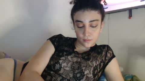 Snapshot of apolosbitch chatting on June 20, 10:56 pm Nix online show from June 20, 10:56 pm