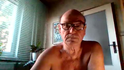 Snapshot of apony58 chatting on November 4, 6:01 am Adam online show from November 4, 6:01 am