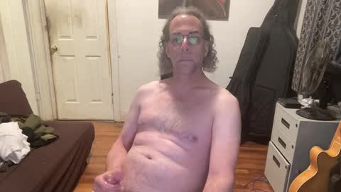 Snapshot of apostrphy chatting on December 3, 12:02 am Apostrphy online show from December 3, 12:02 am