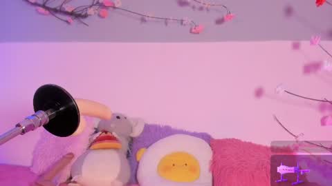 Snapshot of apple_of_pleasure chatting on August 7, 2:19 pm Lily online show from August 7, 2:19 pm