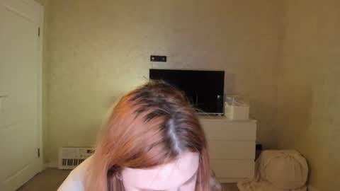 appleyummybuns online show from February 10, 1:37 pm