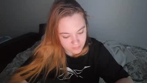 appleyummybuns online show from July 1, 2:35 am