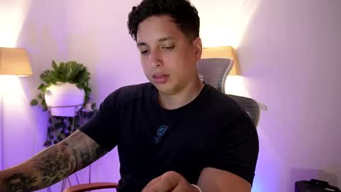 Snapshot of appolo_allen chatting on April 26, 1:47 am insta appolo master online show from April 26, 1:47 am