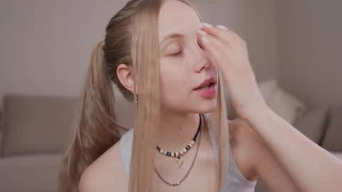  REYNA  next stream is 11h of Feb online show from April 14, 7:47 am