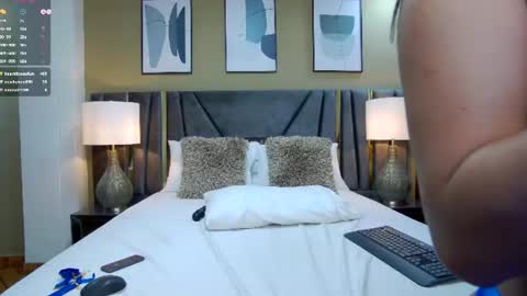 Snapshot of april_derricks chatting on June 25, 5:12 am April online show from June 25, 5:12 am