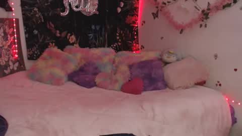 april_l6 online show from March 19, 10:36 pm