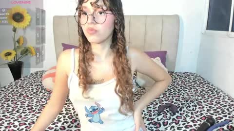 Snapshot of april_obssesion chatting on April 10, 4:23 pm April online show from April 10, 4:23 pm