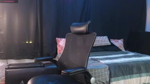 Snapshot of april_show_her chatting on May 11, 2:06 am April Strife online show from May 11, 2:06 am