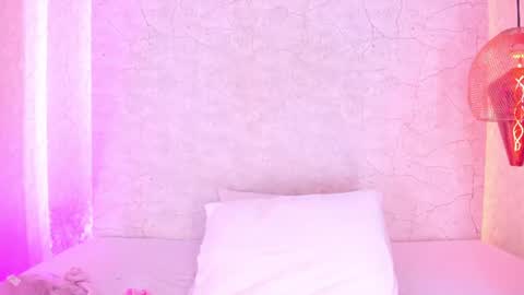 Snapshot of aprilalen chatting on July 9, 1:04 pm April online show from July 9, 1:04 pm
