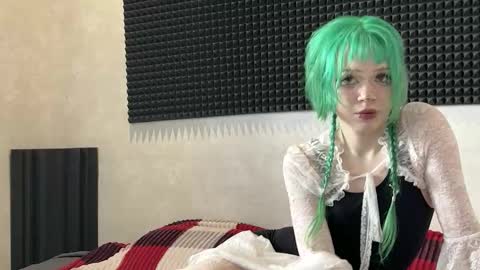 Snapshot of aprilcutie chatting on March 31, 12:05 pm april online show from March 31, 12:05 pm