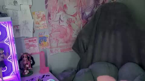 Snapshot of aprilcutie chatting on July 7, 6:23 pm april online show from July 7, 6:23 pm