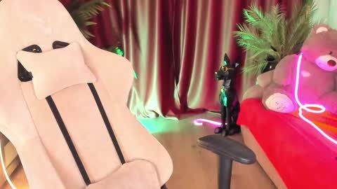 aprill_o_nill online show from April 15, 4:58 pm