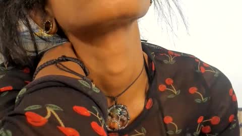 aprillebony319262 online show from March 29, 5:35 pm