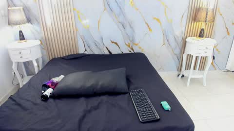 aprillross online show from April 6, 12:39 pm