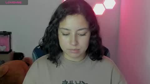 Snapshot of aqua_emilly chatting on December 11, 12:23 am aqua emilly online show from December 11, 12:23 am