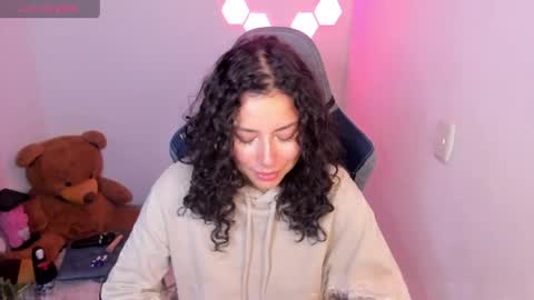 aqua emilly online show from April 18, 11:49 pm