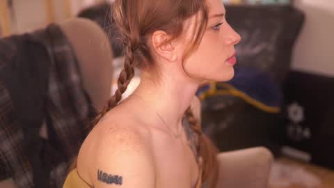 Snapshot of aqua_sultry chatting on December 27, 8:24 am aqua_sultry online show from December 27, 8:24 am