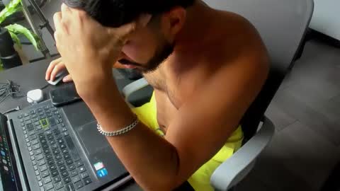 Snapshot of aquiles0224 chatting on February 4, 1:50 pm T. online show from February 4, 1:50 pm