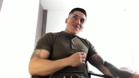 Snapshot of aquiles_51 chatting on April 25, 5:54 pm Jonathan online show from April 25, 5:54 pm