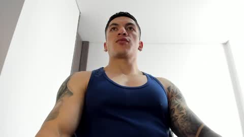 Snapshot of aquiles_51 chatting on April 27, 5:55 pm Jonathan online show from April 27, 5:55 pm