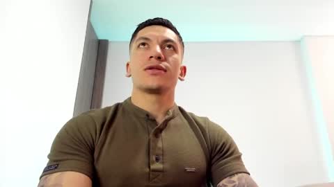 Snapshot of aquiles_51 chatting on May 22, 6:35 pm Jonathan online show from May 22, 6:35 pm