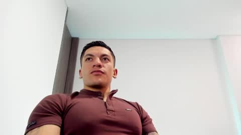 Snapshot of aquiles_51 chatting on May 28, 6:05 pm Jonathan online show from May 28, 6:05 pm