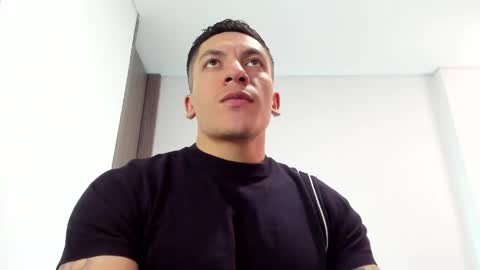 Snapshot of aquiles_51 chatting on June 2, 6:43 pm Jonathan online show from June 2, 6:43 pm