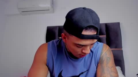 AquilesElpapi online show from June 20, 5:49 pm