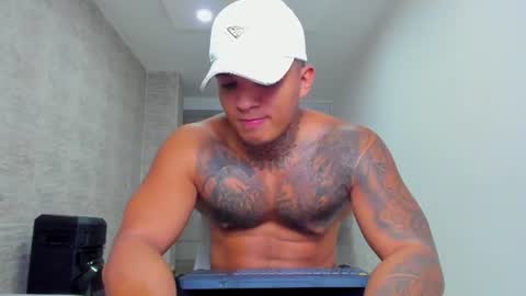 AquilesElpapi online show from July 25, 3:15 am