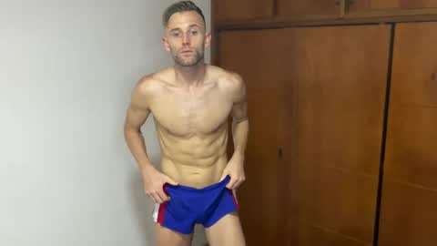 Snapshot of aquilesmade chatting on December 8, 12:07 am Aquilesmade online show from December 8, 12:07 am