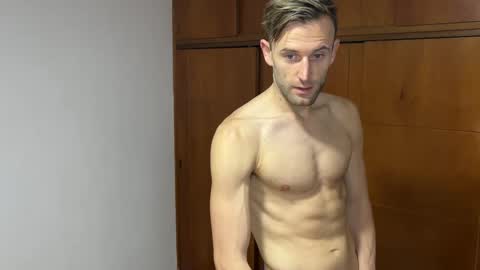 Snapshot of aquilesmade chatting on December 30, 4:51 pm Aquilesmade online show from December 30, 4:51 pm