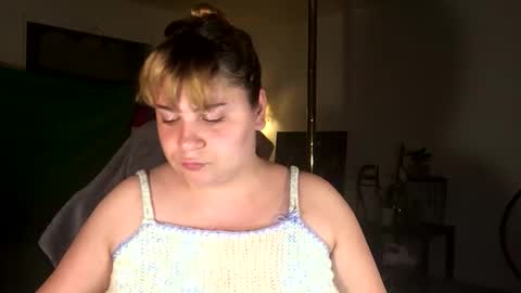 Snapshot of arabbustybeauty chatting on April 24, 3:42 am BustyPrincessLeila online show from April 24, 3:42 am