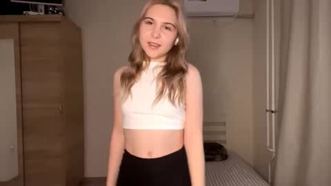 Emi online show from November 12, 1:22 pm