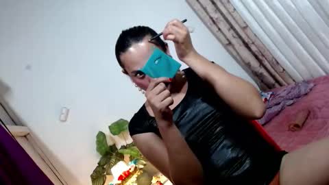 arahsexybitch online show from April 3, 9:57 pm