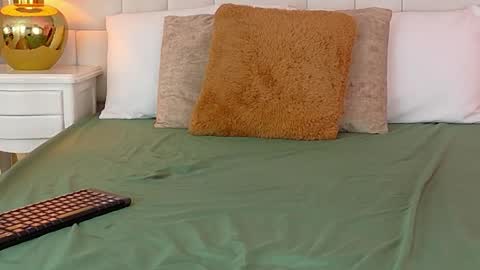     online show from April 11, 5:12 am