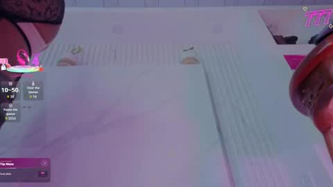 Snapshot of arcana_angel chatting on April 25, 10:40 pm Angel online show from April 25, 10:40 pm
