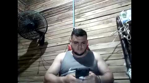 Snapshot of arcanguel_05 chatting on May 17, 2:31 am arcanguel 05 online show from May 17, 2:31 am